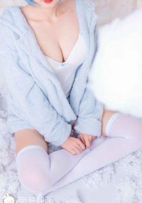 红色机尾