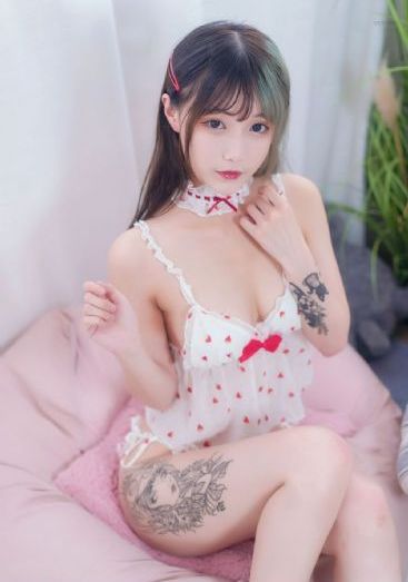 迷人的保姆电影